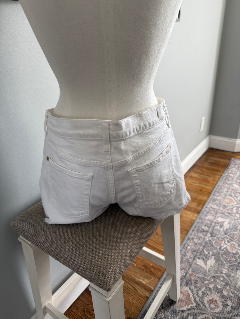 7 For All Mankind White Frayed Hem Denim Shorts with Gold Hardware - Picture 2 of 9